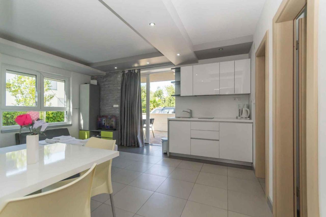 Apartments In Njivice/Insel Krk 13314 ภายนอก รูปภาพ