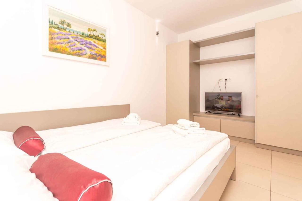 Apartments In Njivice/Insel Krk 13314 ภายนอก รูปภาพ