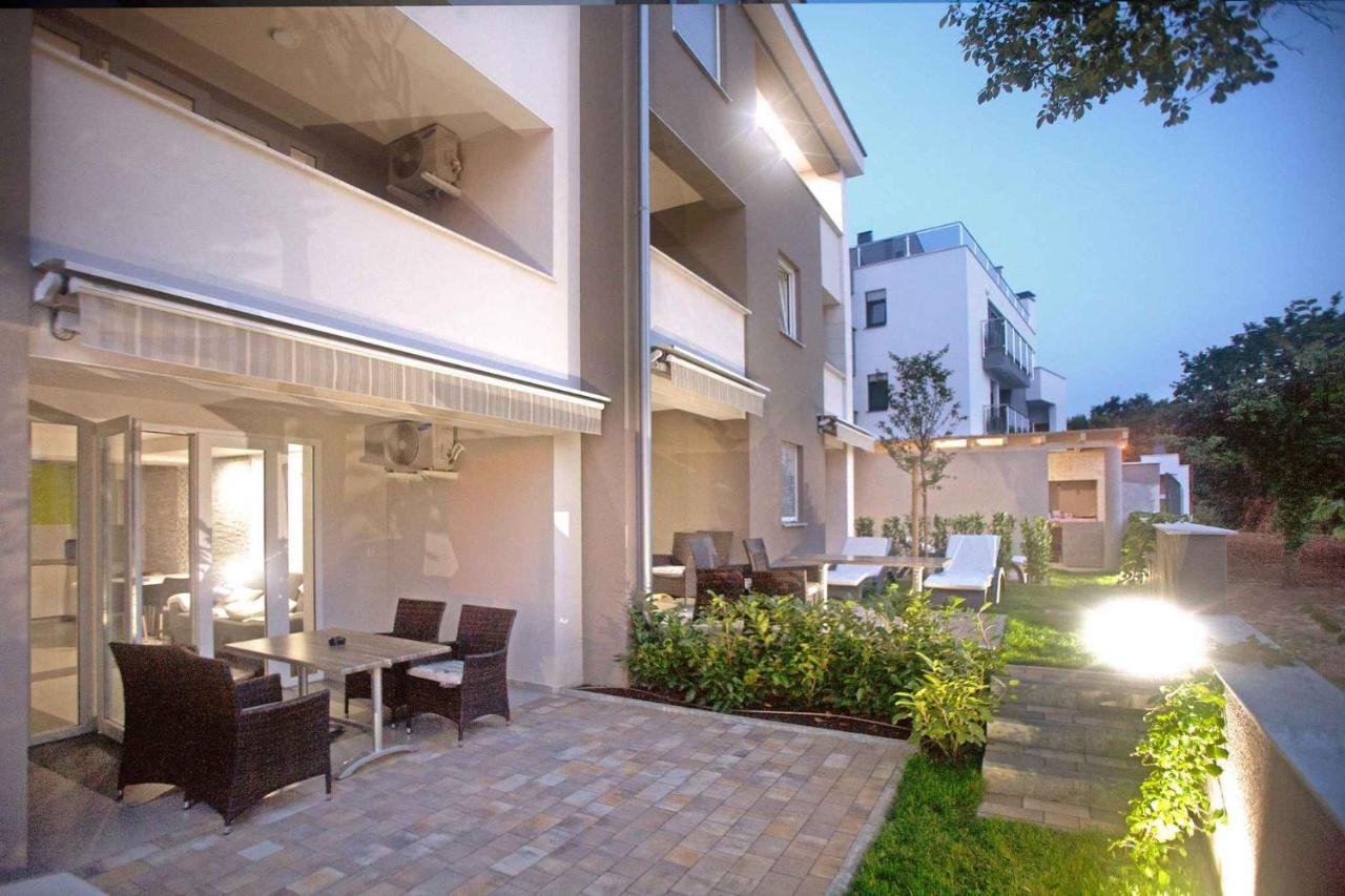 Apartments In Njivice/Insel Krk 13314 ภายนอก รูปภาพ