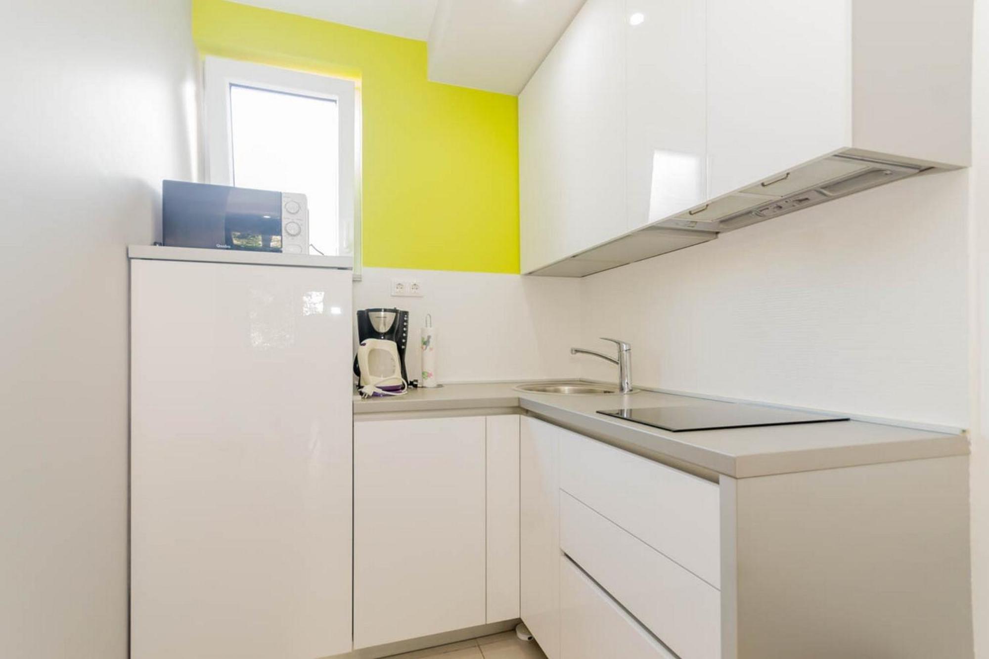 Apartments In Njivice/Insel Krk 13314 ภายนอก รูปภาพ