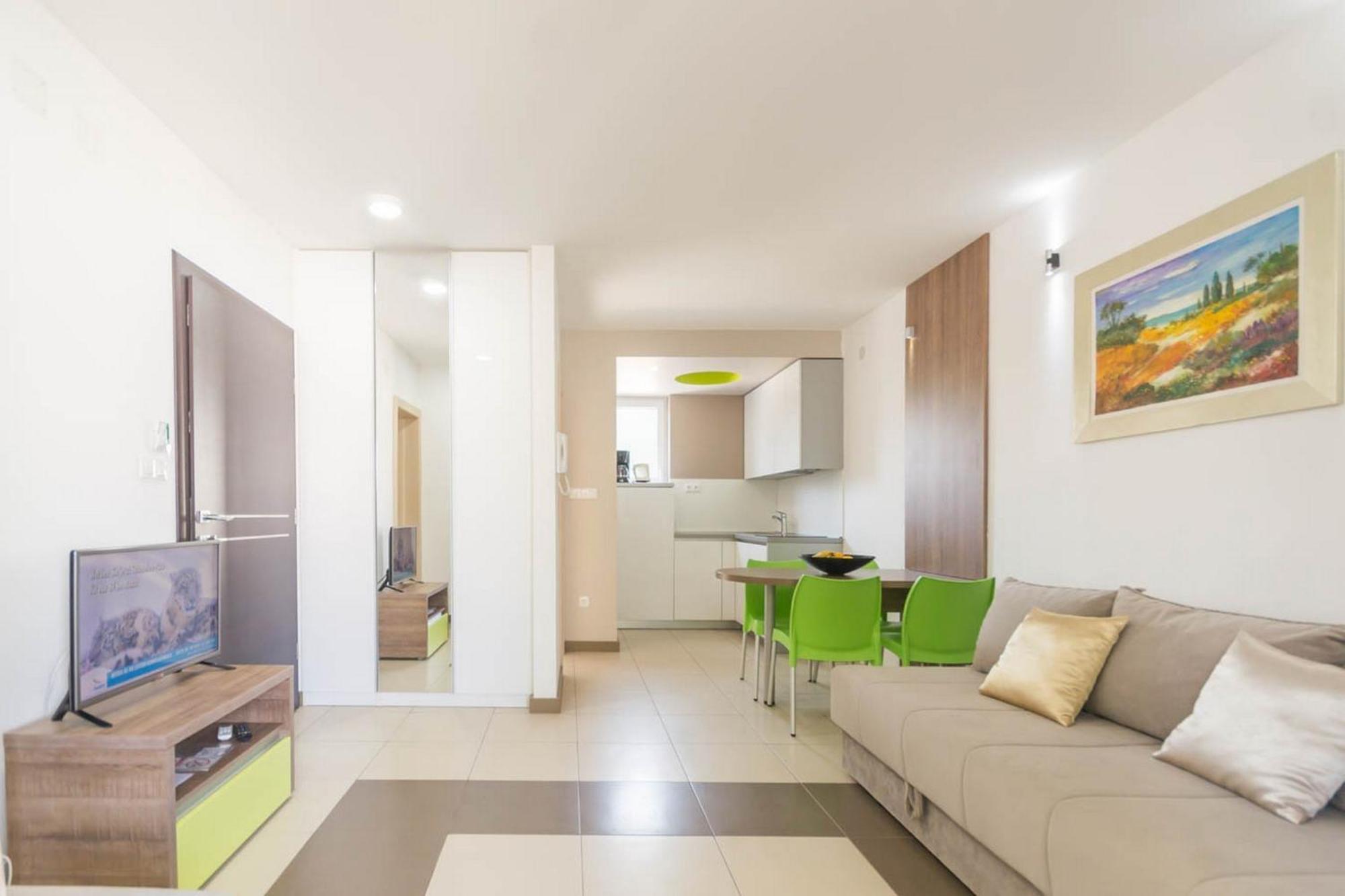 Apartments In Njivice/Insel Krk 13314 ภายนอก รูปภาพ