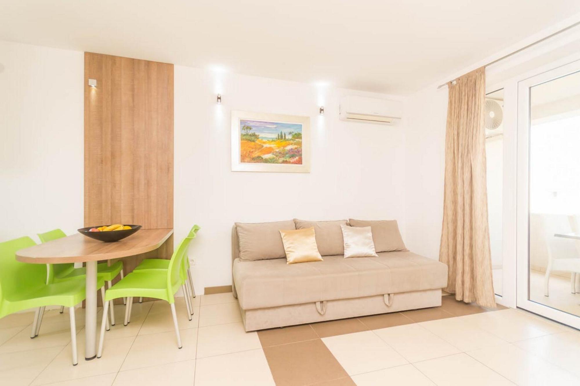 Apartments In Njivice/Insel Krk 13314 ภายนอก รูปภาพ