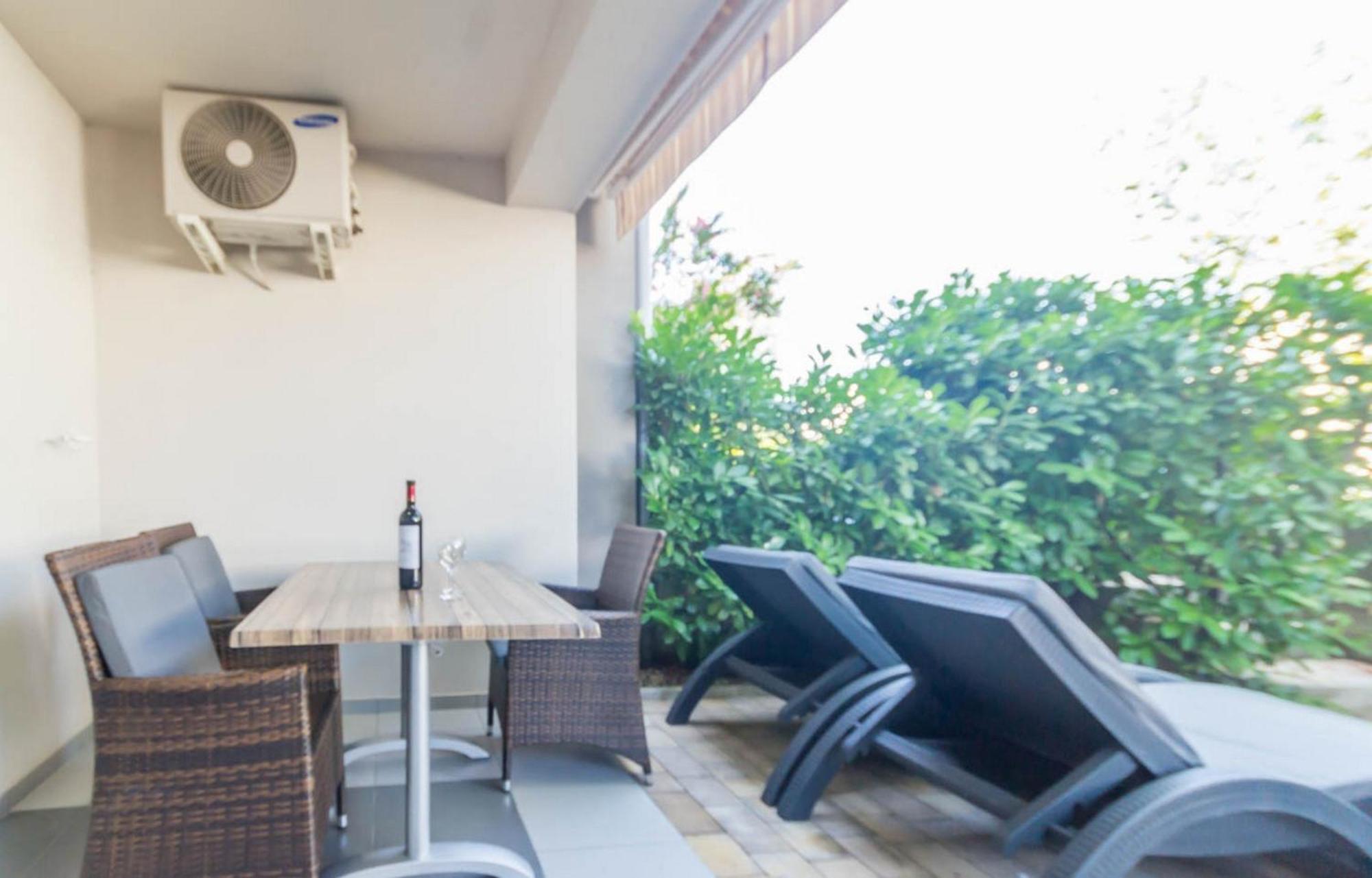 Apartments In Njivice/Insel Krk 13314 ภายนอก รูปภาพ