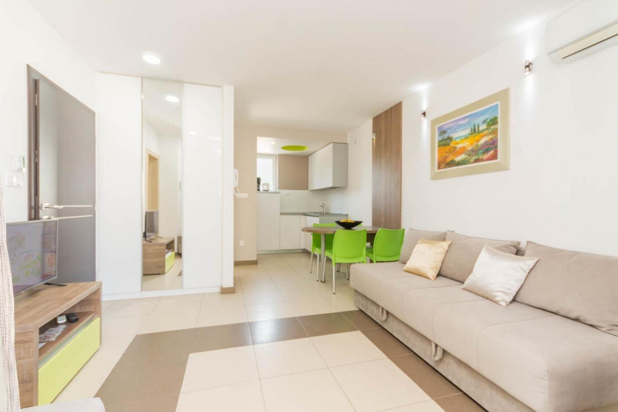 Apartments In Njivice/Insel Krk 13314 ภายนอก รูปภาพ