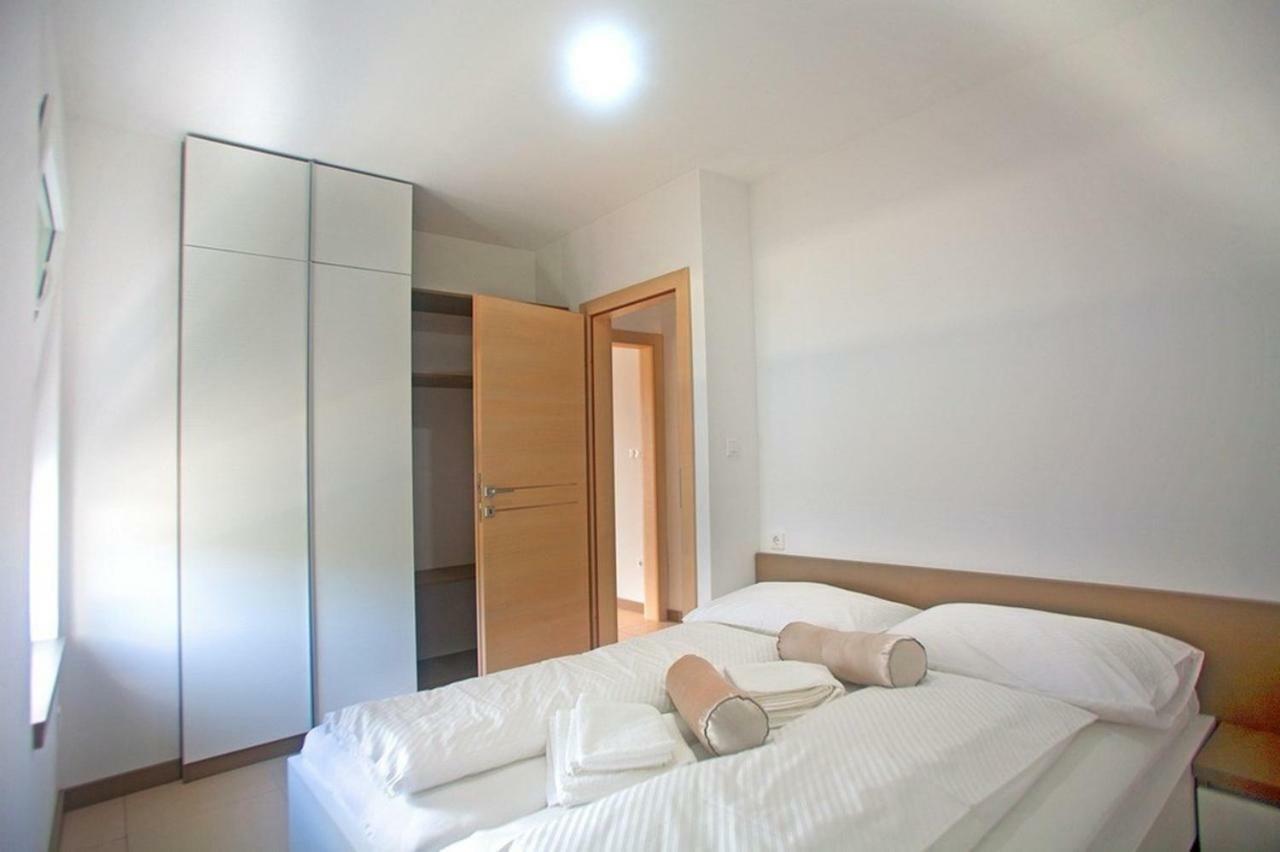 Apartments In Njivice/Insel Krk 13314 ห้อง รูปภาพ